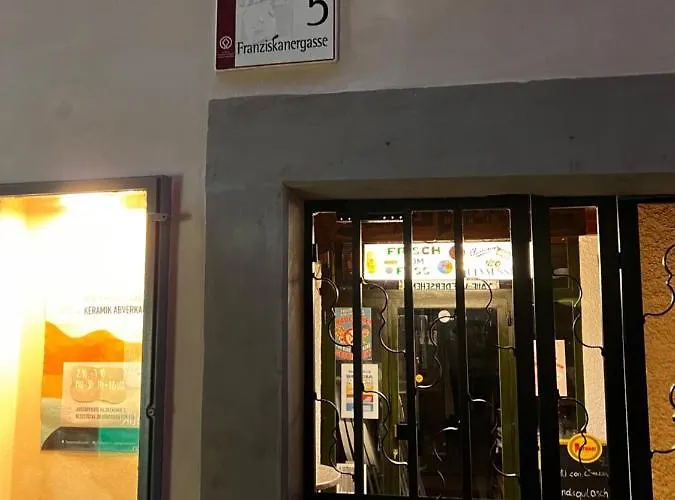 Private In Innerstadt 民宿 *